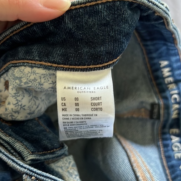 American Eagle Outfitters Hi-Rise Ripped Jeans - Picture 7 of 10